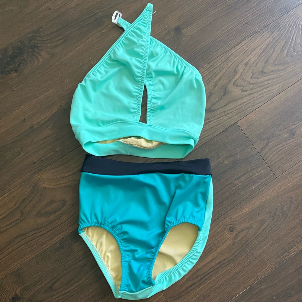 AM dancewear
